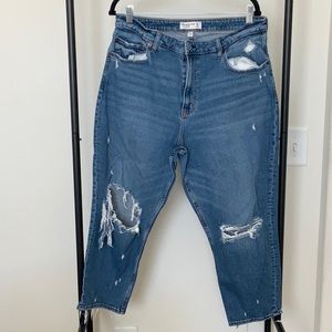 SOLD Curve love Mom high rise jeans